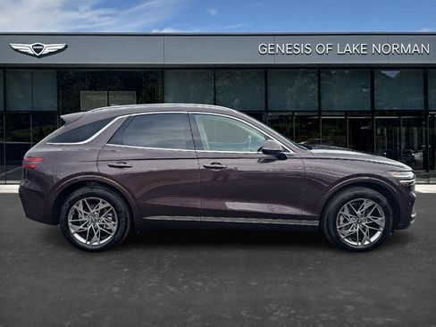 Used 2022 Genesis GV70 2.5T w/ Advanced Package image 3