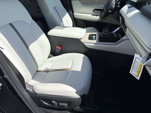 New 2026 MAZDA CX-90 Plug-In Hybrid w/ Premium Plus AWD/4WD image 28