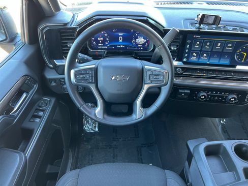 Used 2024 Chevrolet Silverado 1500 RST w/ Z71 Off-Road Package AWD/4WD image 13