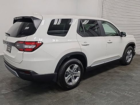 New 2025 Honda Pilot EX-L image 8