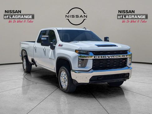 Used 2023 Chevrolet Silverado 2500 LT AWD/4WD image 3
