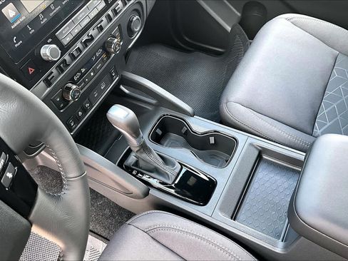 New 2027 Nissan Frontier SV w/ SV Convenience Package RWD image 7