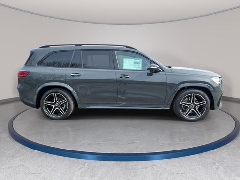 New 2026 Mercedes-Benz GLS 450 4MATIC image 4