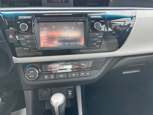 Used 2015 Toyota Corolla LE image 20