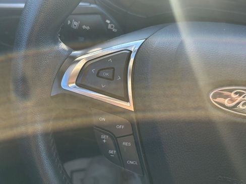 Used 2024 Ford Edge SEL image 12