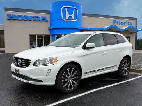 Used 2015 Volvo XC60 T6 w/ Proximity Package AWD/4WD image 1