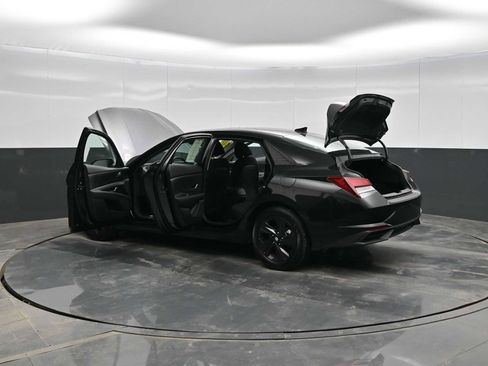Used 2023 Hyundai Elantra SEL image 41