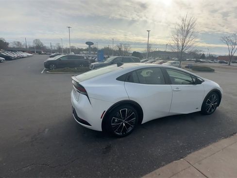 Used 2024 Toyota Prius XLE image 9