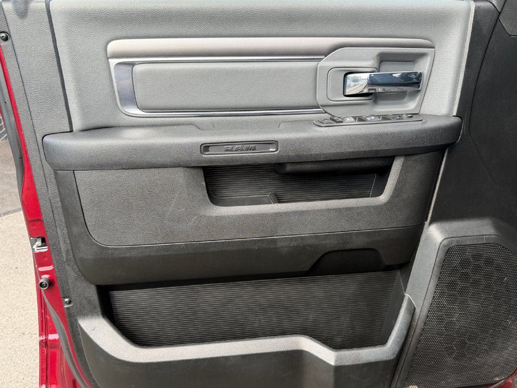 Used 2022 RAM 1500 Classic SLT AWD/4WD image 21