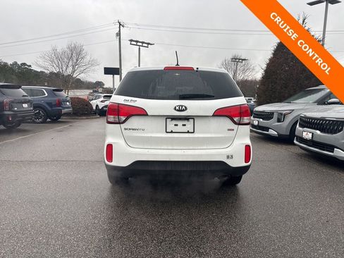 Used 2014 Kia Sorento LX image 4