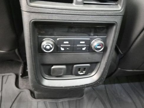 Used 2017 Buick Envision Essence FWD image 23