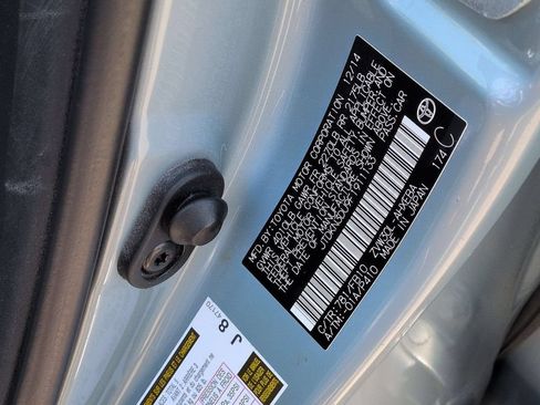 Used 2015 Toyota Prius Three FWD image 35