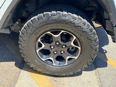 Used 2023 Jeep Wrangler Unlimited Rubicon 4xe AWD/4WD image 21