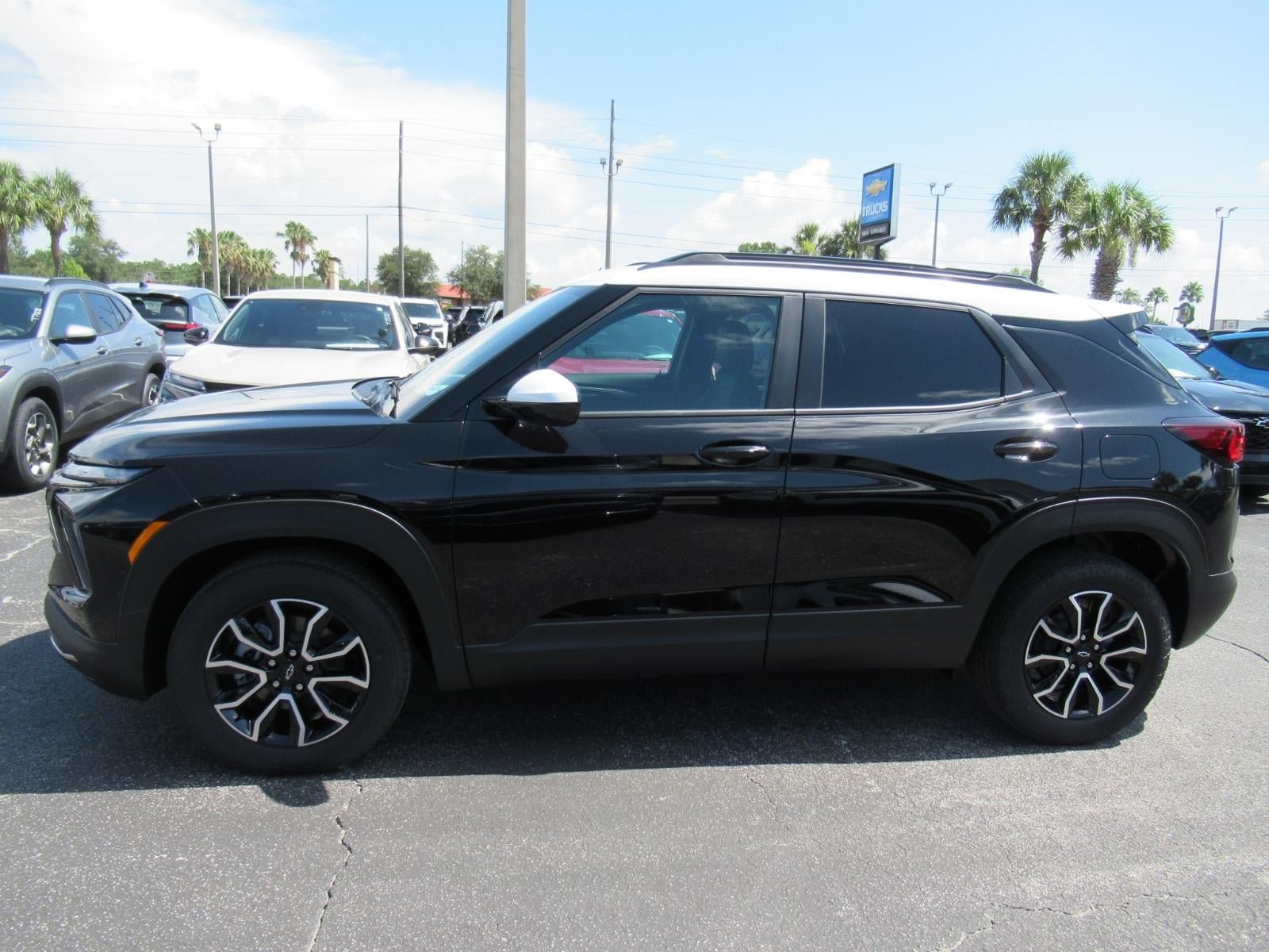 New 2026 Chevrolet TrailBlazer ACTIV FWD image 2