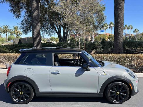 Used 2021 MINI Cooper SE w/ 6.5" Touchscreen Package FWD image 62