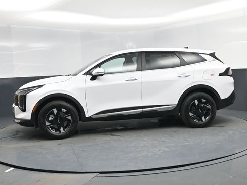 New 2026 Kia Sportage LX w/ LX Convenience Package AWD/4WD image 3