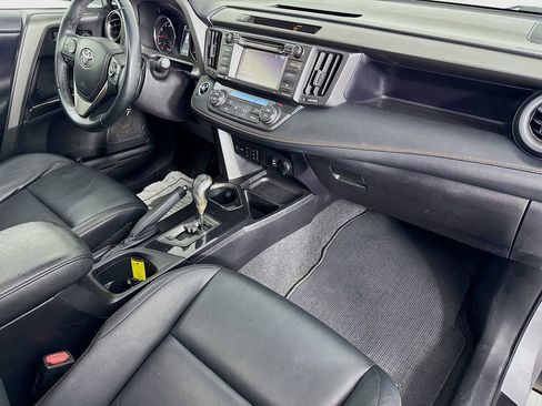 Used 2016 Toyota RAV4 SE image 37