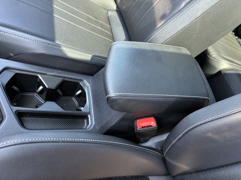 Used 2024 Volkswagen Tiguan SE image 34