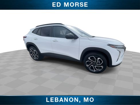 Certified 2024 Chevrolet Trax RS w/ Driver Confidence Package image 2