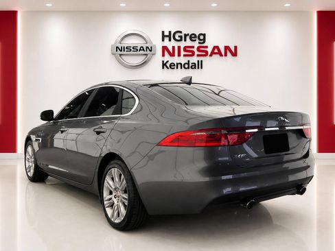 Used 2017 Jaguar XF Premium RWD image 2