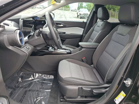 Used 2024 Chevrolet Trax LT w/ Driver Confidence Package FWD image 15
