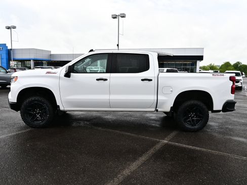 Used 2024 Chevrolet Silverado 1500 LT Trail Boss w/ Protection Package AWD/4WD image 5