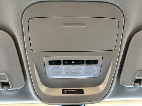 Used 2022 GMC Canyon Denali w/ Denali Black Edition Package image 11