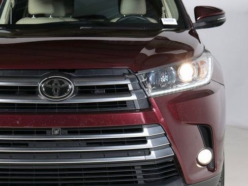 Used 2018 Toyota Highlander AWD V6 image 25