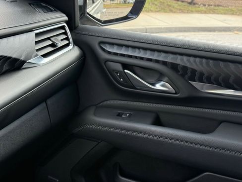 Used 2024 GMC Yukon Denali AWD/4WD image 42