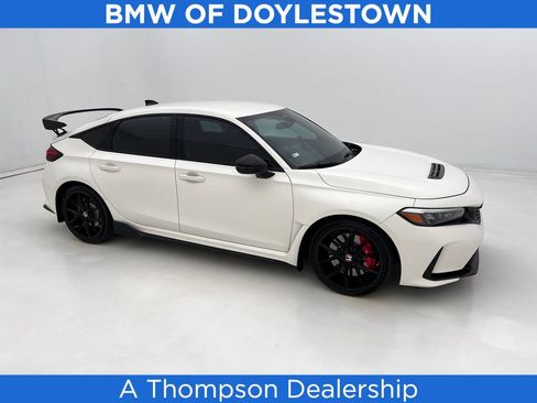 Used 2025 Honda Civic Type R image 1