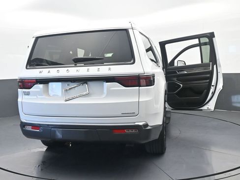 Used 2022 Jeep Wagoneer Series III RWD image 79