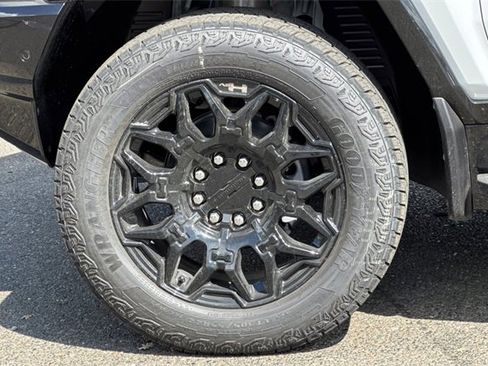 New 2025 GMC Hummer EV 2X image 26