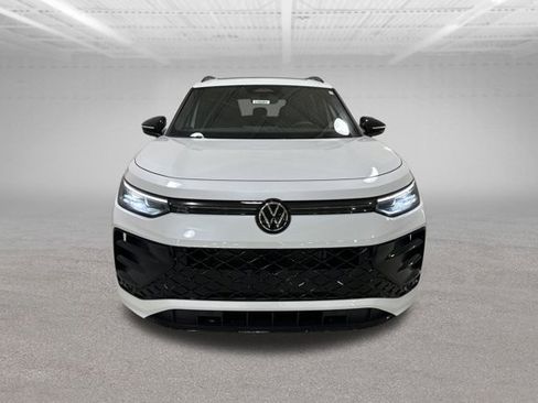 New 2026 Volkswagen Tiguan SE R-Line image 2
