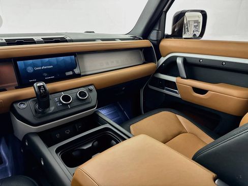 Certified 2024 Land Rover Defender 110 X-Dynamic SE AWD/4WD image 24