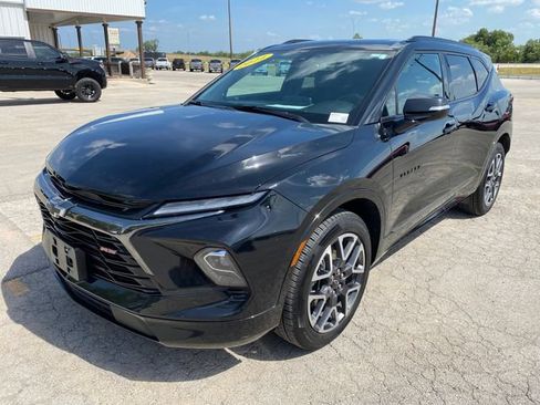 Used 2024 Chevrolet Blazer RS FWD image 2