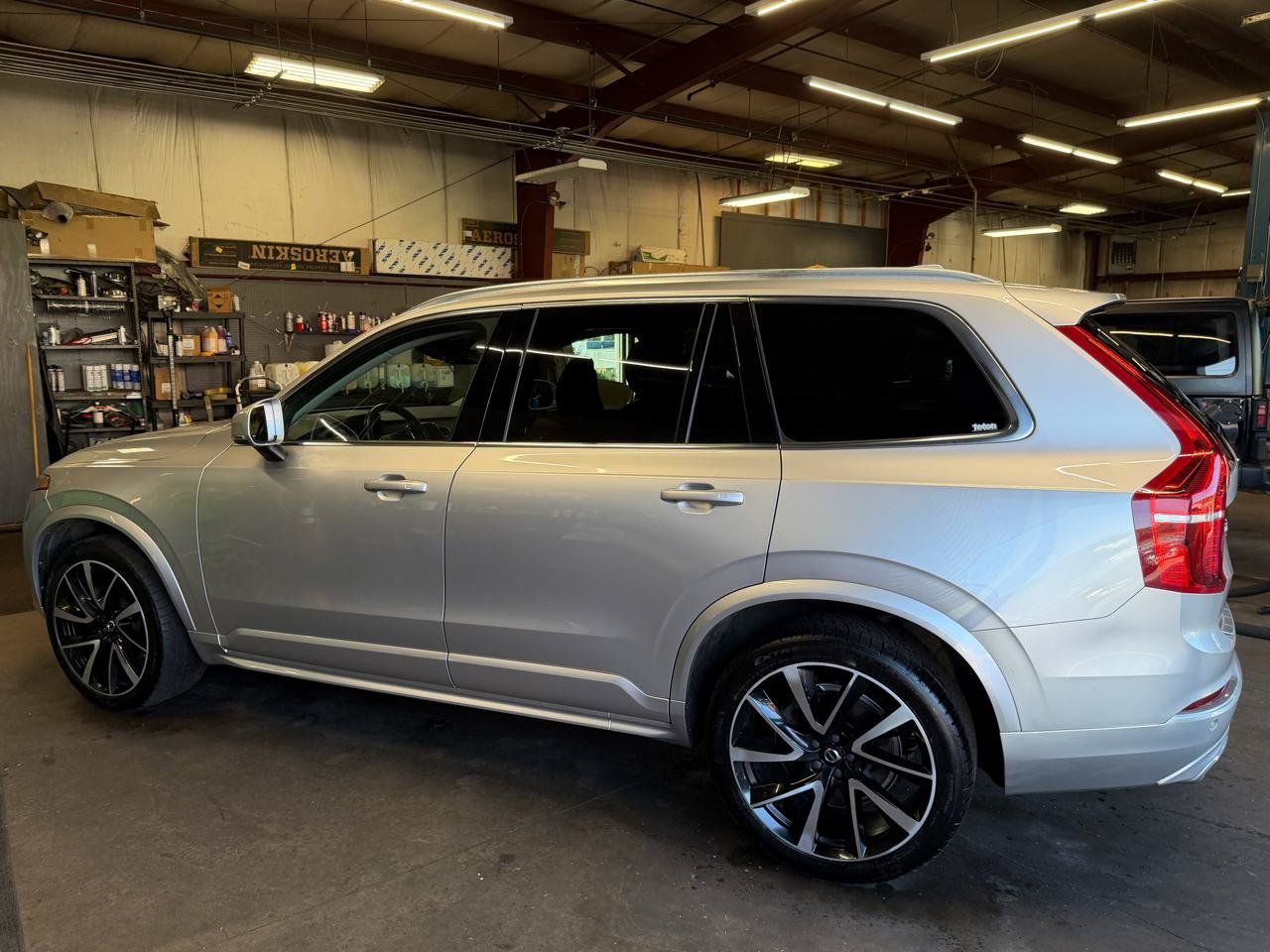 Used 2021 Volvo XC90 T6 Momentum w/ Climate Package AWD/4WD image 9