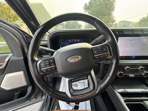 Used 2023 Ford F250 Platinum AWD/4WD image 18