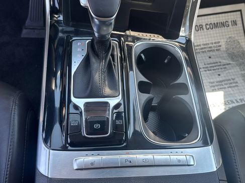 Used 2022 Kia Carnival EX FWD image 15