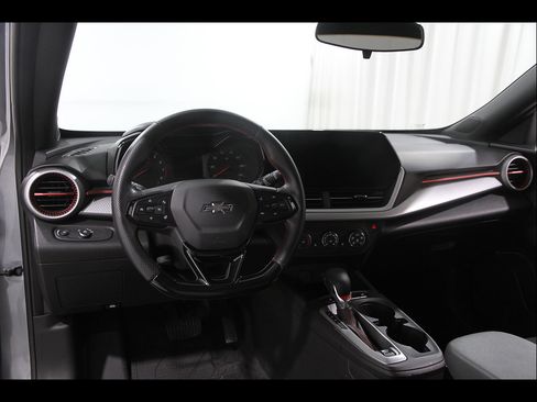 Used 2024 Chevrolet Trax RS w/ Driver Confidence Package FWD image 6