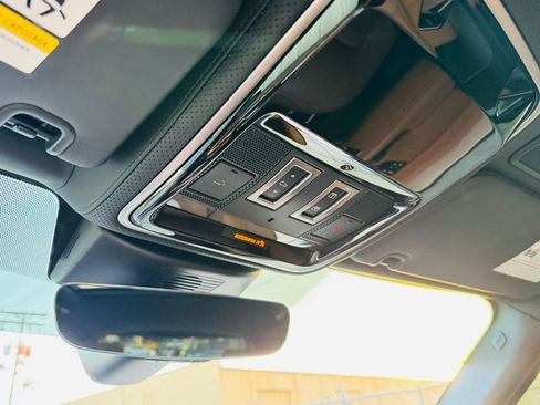 Used 2018 Land Rover Range Rover Long Wheelbase Autobiography image 27