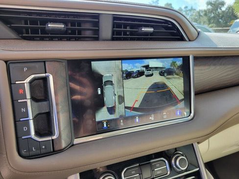 Used 2024 GMC Yukon Denali image 23