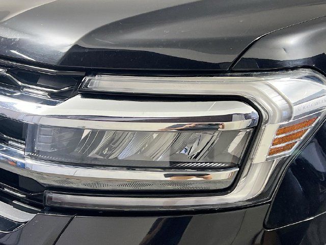 Used 2023 Ford Expedition Limited AWD/4WD image 11