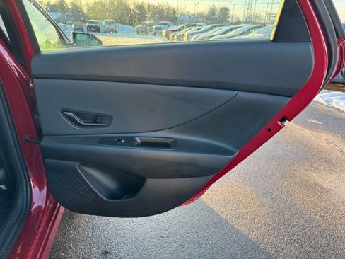 Certified 2025 Hyundai Elantra Sport image 26