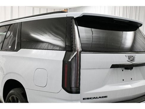 New 2026 Cadillac Escalade ESV Platinum Sport AWD/4WD image 10