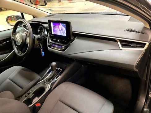 Used 2025 Toyota Corolla LE image 14