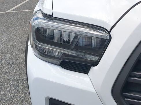 Certified 2021 Toyota Tacoma TRD Off-Road w/ TRD Premium Off Road Package AWD/4WD image 10