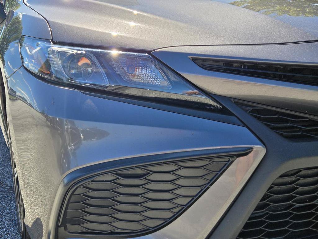 Used 2024 Toyota Camry SE FWD image 3