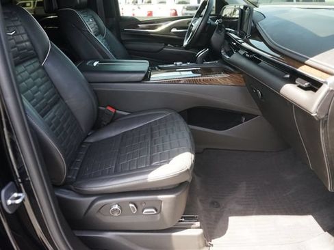Used 2023 Cadillac Escalade Sport Platinum w/ LPO, ONYX Package AWD/4WD image 21