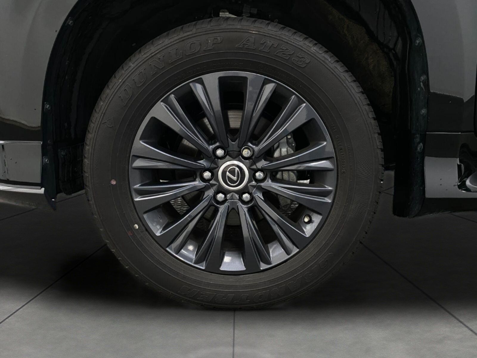 Used 2023 Lexus GX 460 Luxury w/ Sport Design Package AWD/4WD image 12