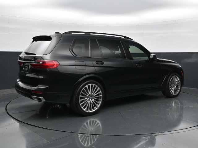 Used 2021 BMW X7 xDrive40i w/ Executive Package AWD/4WD image 2